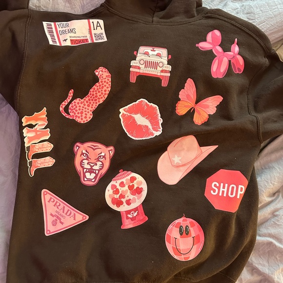 Printed pink patch hoodie - Picture 5 of 5
